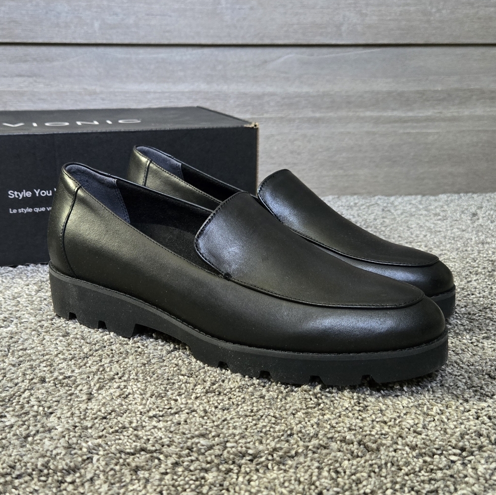 Vionic Women's Kensley Slip On Loafer NEW size 9.5